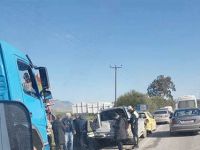 Hamitköy-Haspolat anayolunda kaza! 4 araç birbirine girdi