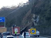 Karadeniz Sahil Yolu’nda heyelan