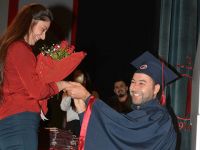 YDÜ Mühendislik Fakültesi Mezuniyet Töreni’ne sürpriz evlilik teklif damgasını vurdu