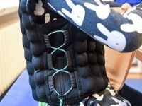 Hiperaktif çocuklara kum torbası yelekler giydiriyorlar