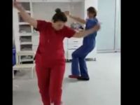 Kocaeli'de hastanenin yoğun bakımında göbek attılar