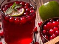 Cranberry diğer adıyla 'turna yemişi' suyu kadınlara şifa dağıtıyor