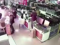 iPhone X'u ısırarak patlattı!