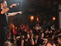 Şovlarıyla büyülüyor