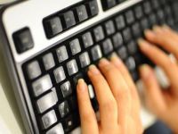 Sosyal medyada 'erkek' diye aşık olup paralar verdiği kişi kadın çıktı