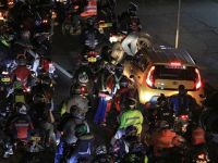 Kolombiya'da motosiklet sürücülerinden "erkek yolcu taşıma yasağına" protesto