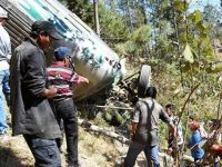 Guatemala'da otobüs uçuruma yuvarlandı