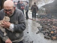 Bolu'da yangında evini kaybeden Ali Dede hastaneye kaldırıldı