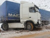 Sivas'ta kar yağışı kazalara yol açtı