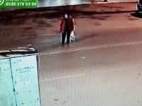 Kamyonetin yaşlı kadına çarpma anı kamerada