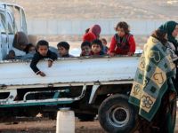 İdlib'deki hava saldırıları bir ayda 270 bin kişiyi yerinden etti