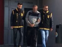 Suç makinesi Adana kebabı yerken yakalandı