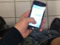 Sakın tuvalete telefonla gitmeyin!