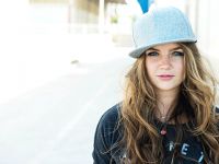 Sophie Francis, MAD sahnesinde