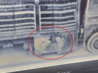 Kilis'te kamyonun yakıt deposuna saklanan göçmenler yakalandı